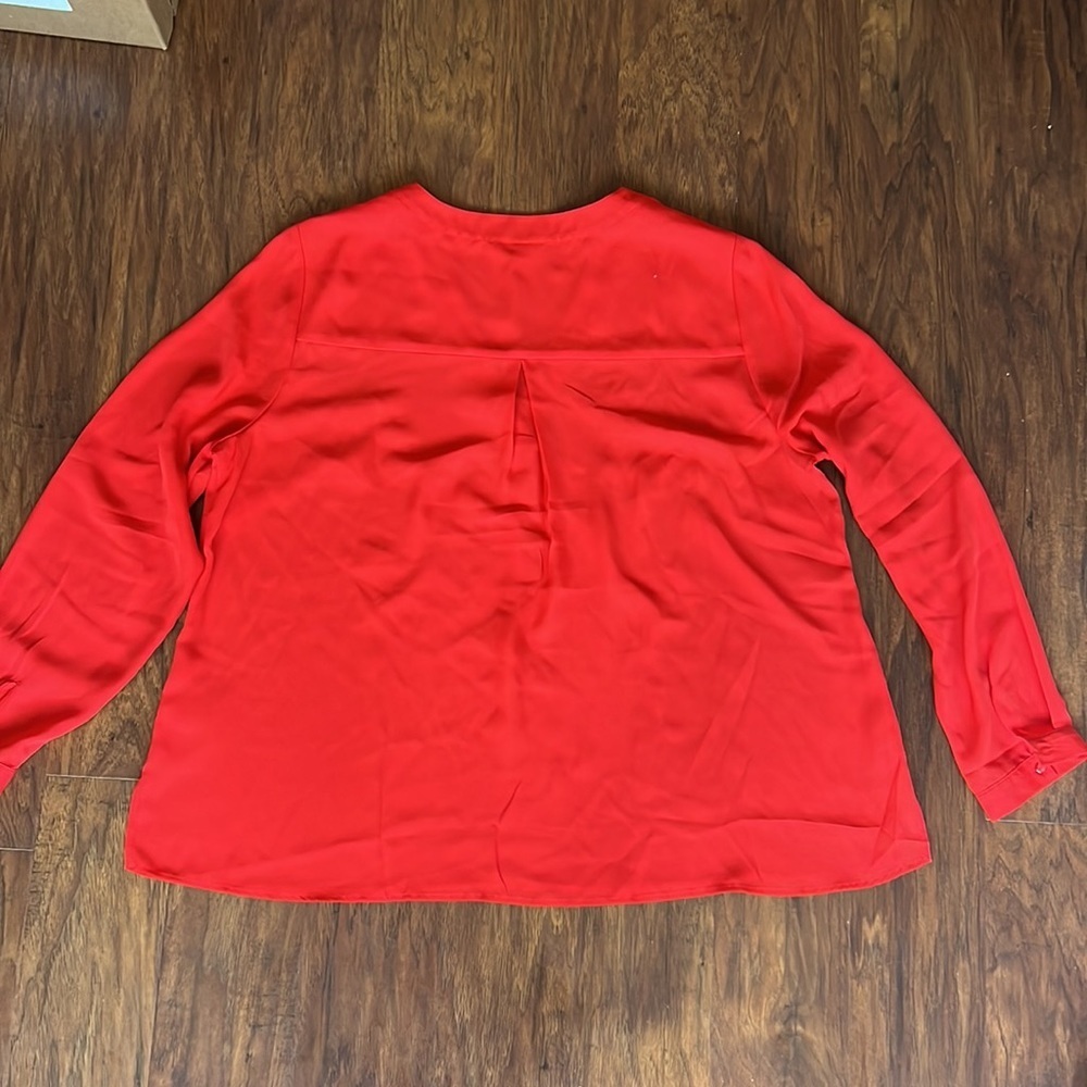 Red Long Sleeve V-neck Blouse - Picture 5 of 7